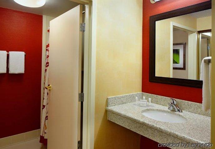 Courtyard By Marriott Cleveland Willoughby Hotel Bilik gambar