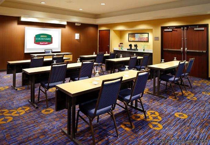 Courtyard By Marriott Cleveland Willoughby Hotel Perniagaan gambar
