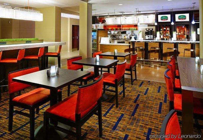 Courtyard By Marriott Cleveland Willoughby Hotel Restoran gambar